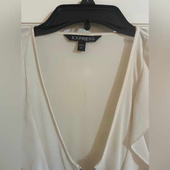 Express Ruffle Ivory Top Size L - Picture 3 of 7